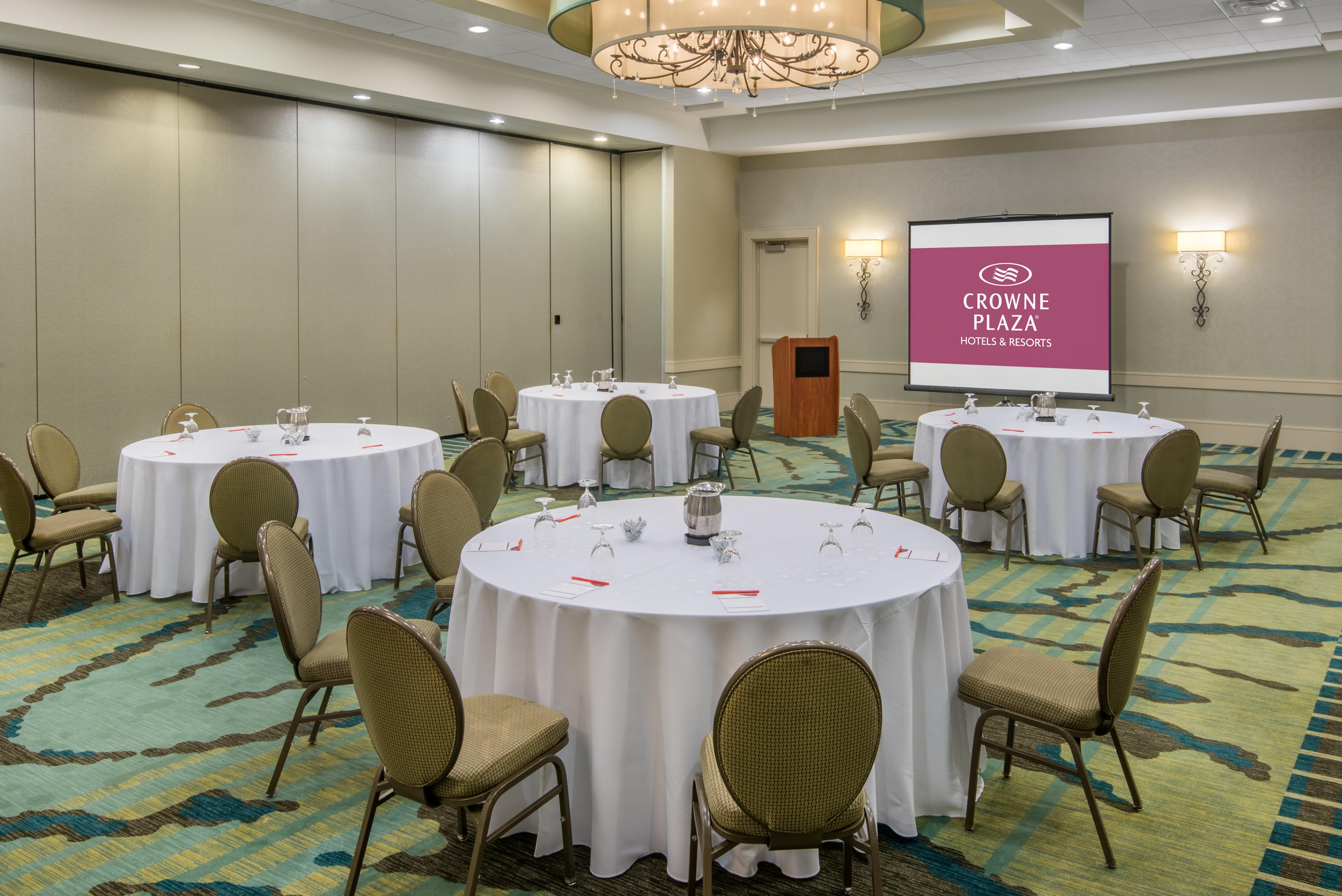 Crowne Plaza Charleston By Ihg Hotel North Charleston Exterior photo