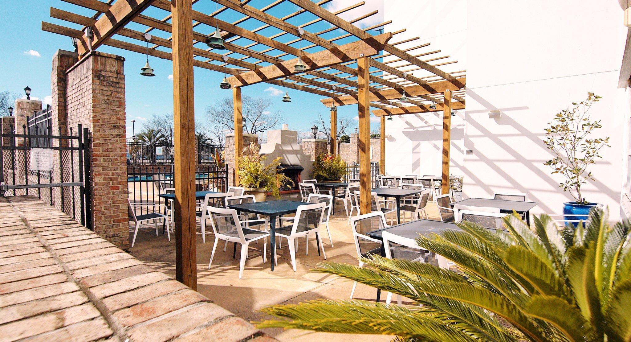 Crowne Plaza Charleston By Ihg Hotel North Charleston Exterior photo