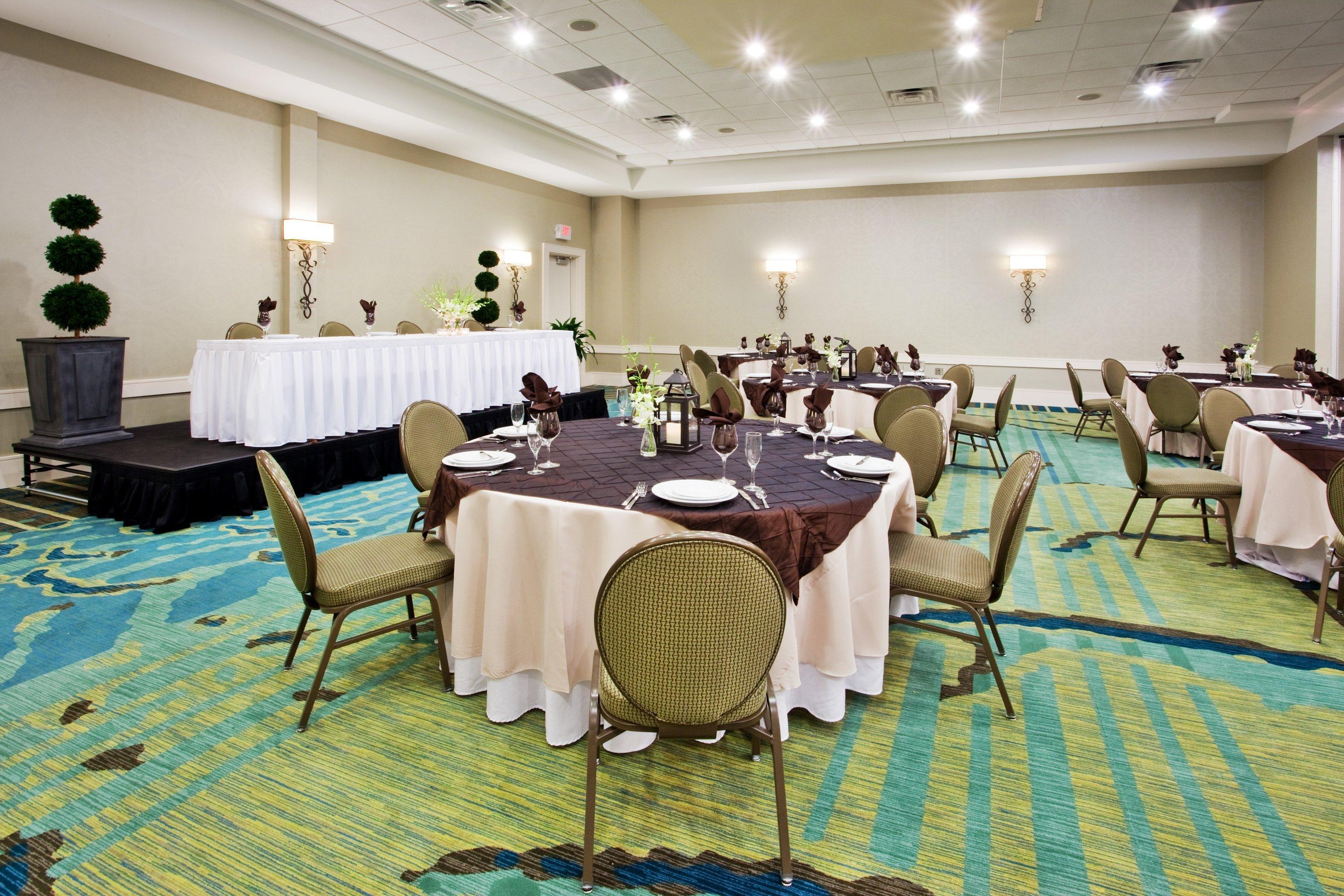 Crowne Plaza Charleston By Ihg Hotel North Charleston Exterior photo