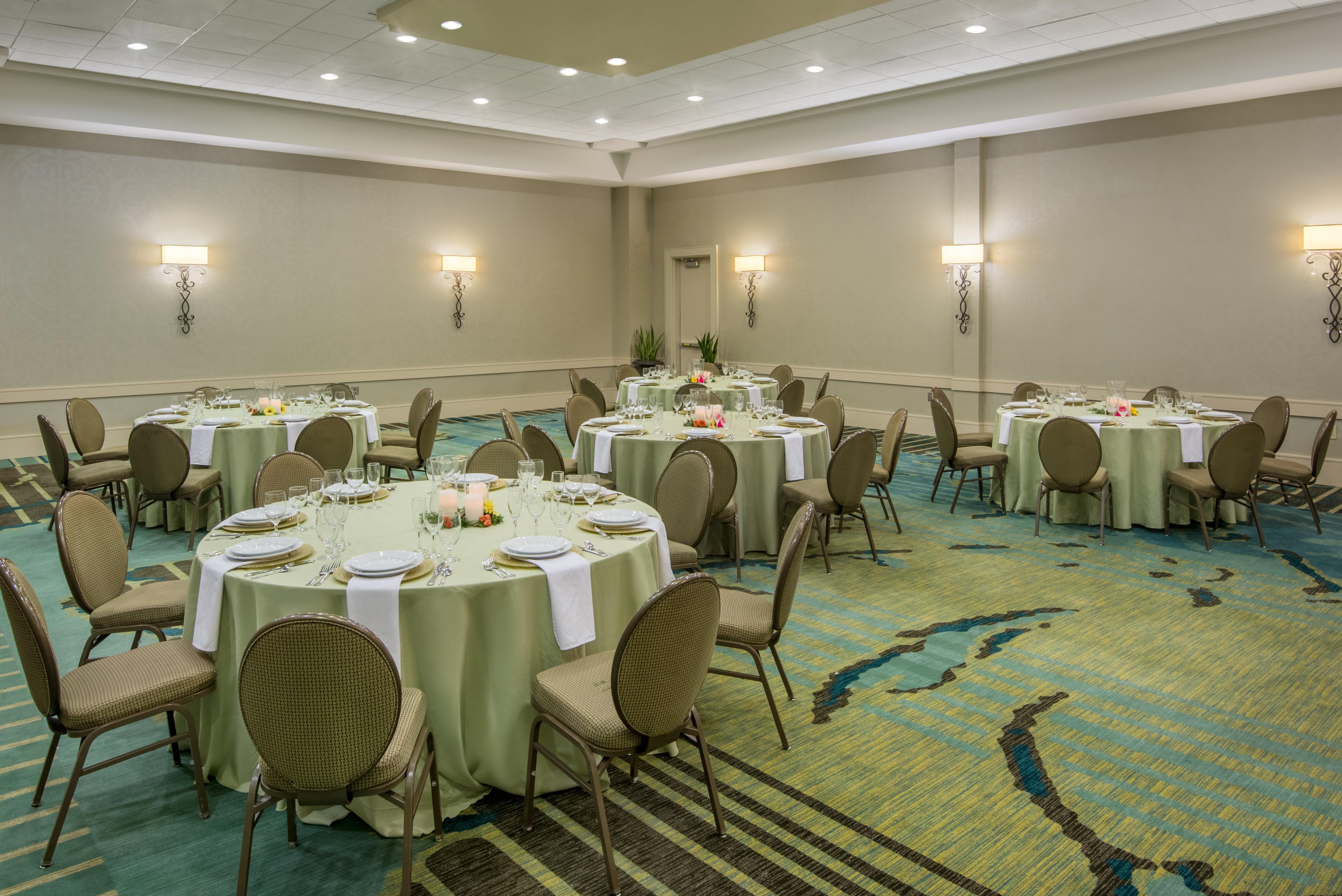Crowne Plaza Charleston By Ihg Hotel North Charleston Exterior photo