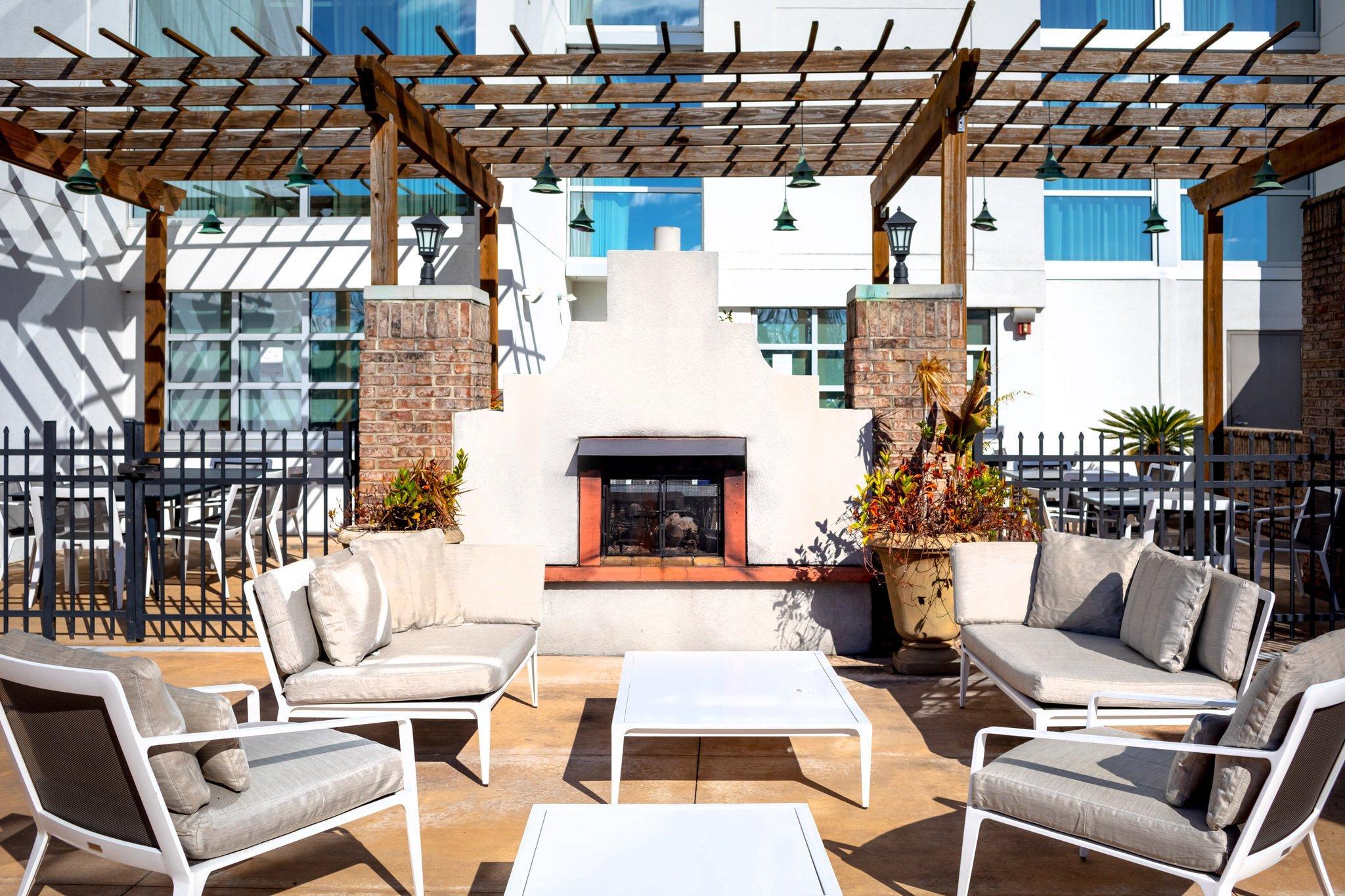 Crowne Plaza Charleston By Ihg Hotel North Charleston Exterior photo